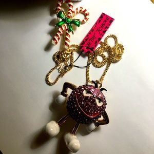 Lazy eyes Betsey Johnson rare purple M&M necklace